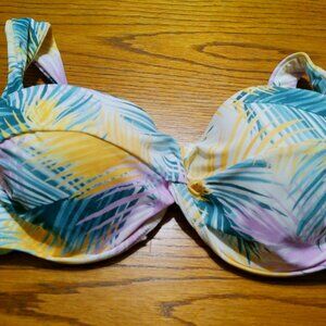 NEW SHADE AND SHADE SWIM TOP SIZE 34D NEW  WITHOUT TAGS